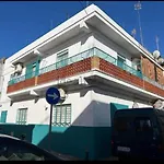 3 Habitaciones Al Lado Del Metro
